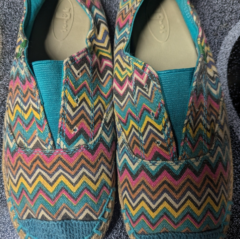 Sanuk brand multi colored flats size 7